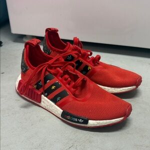 Adidas Men’s Red and Black Sneakers Colorful Logo Size 6.5 LIKE NEW Womens 8.5